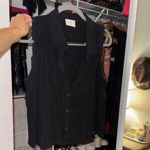 Women’s Black Sleeveless Collared Knit Button-Front Top